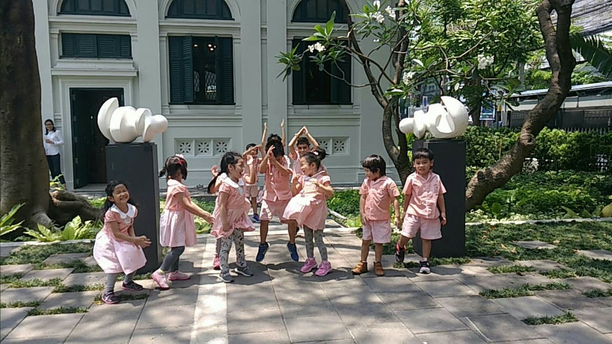 School visit to Neilson Hays Library