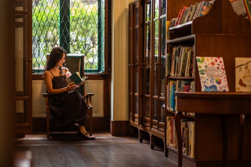Woman reading in the library