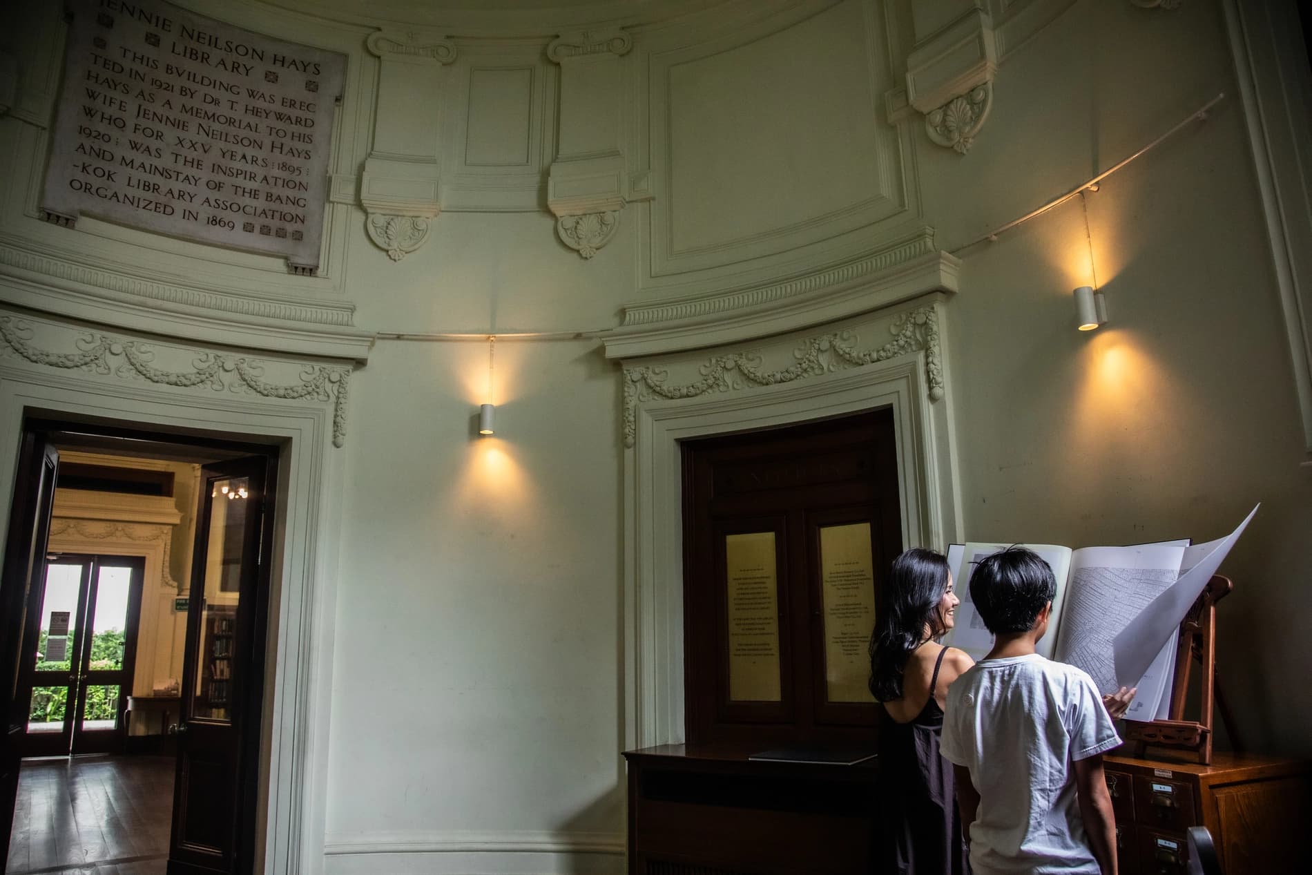 Neilson Hays Library volunteer opportunities